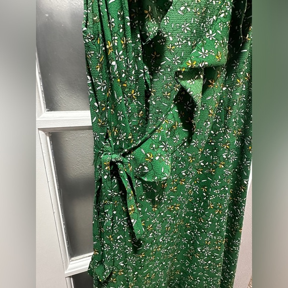 NWOT Max Studio Green Floral Ruffle Wrap Midi Dress - Picture 4 of 8